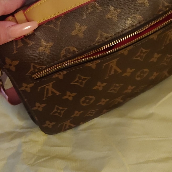 Purse - Picture 3 of 4